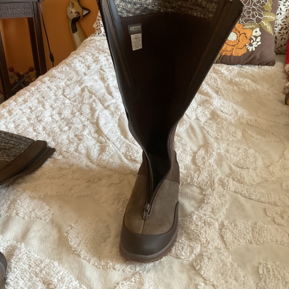 Merrell women’s winter boot - Picture 2 of 6